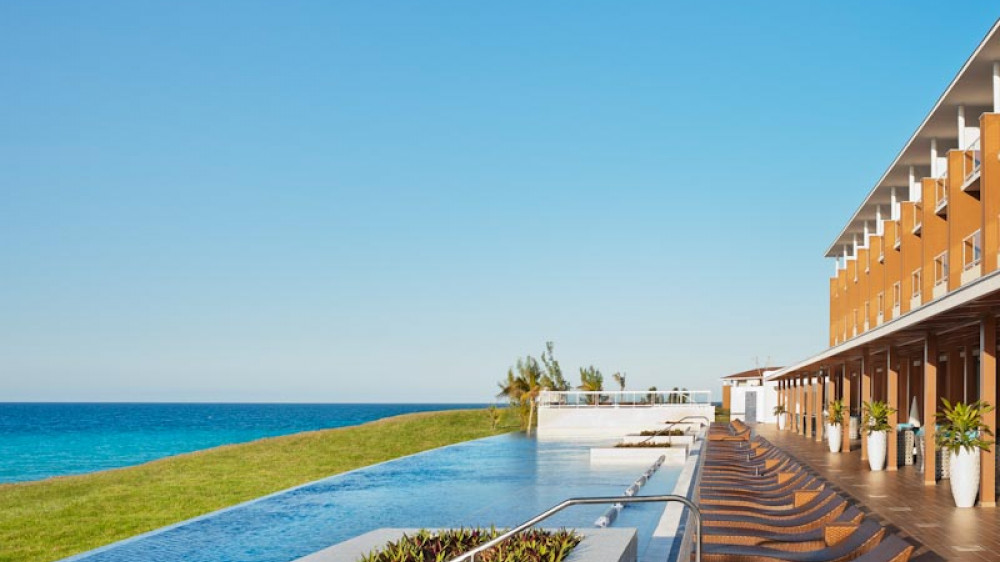 Infinity Pool Hotel Ocean Vista Azul ()